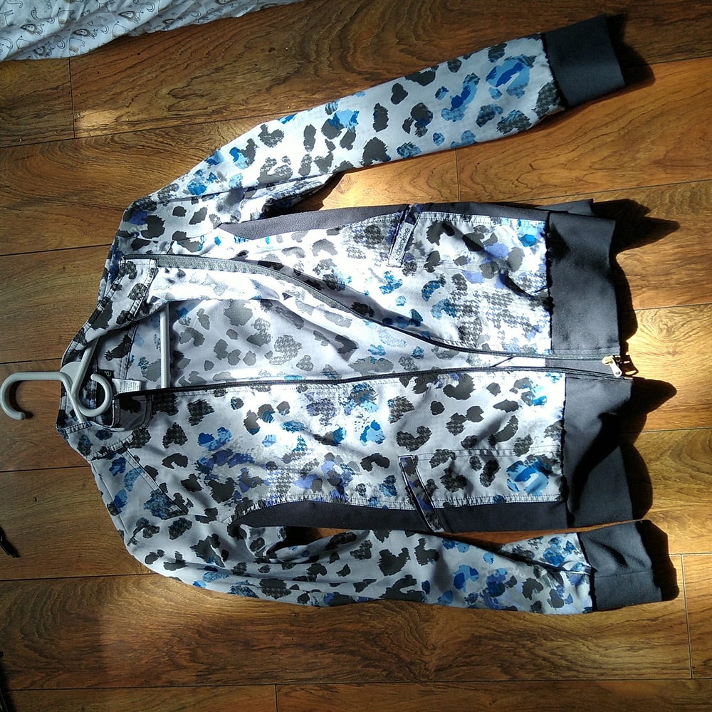 Cherokee thin zip up